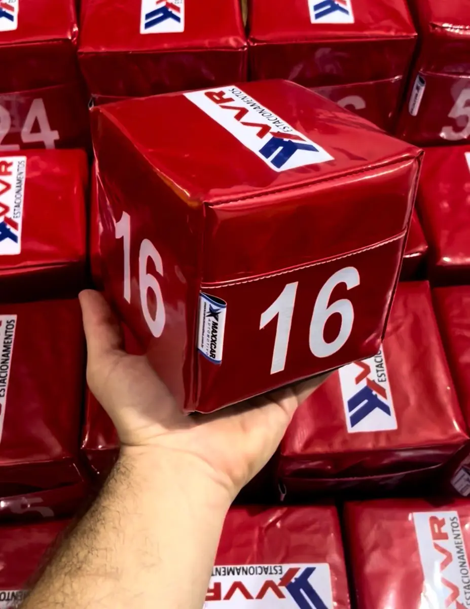 Prisma cubo personalizado com logotipo do cliente