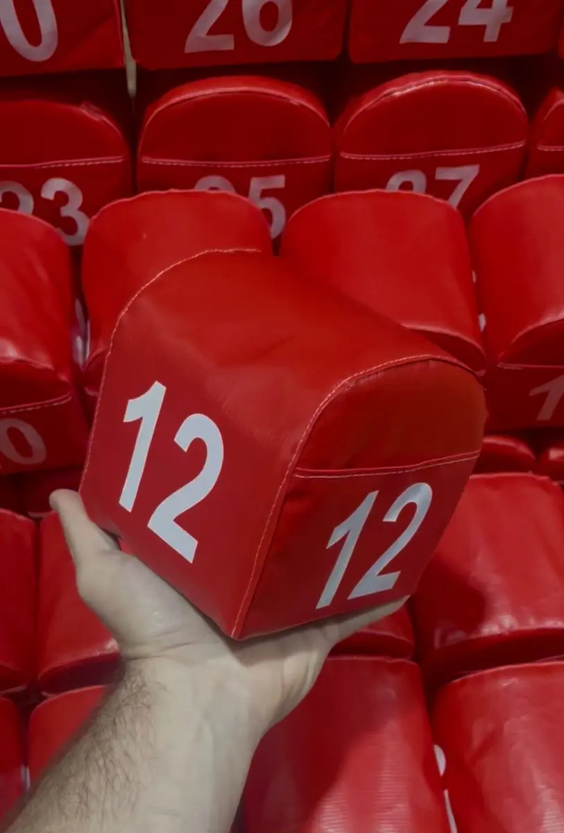 Prisma bolinha vermelho numerado para estacionamento